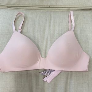 Victoria’s Secret Wireless Bra 32C